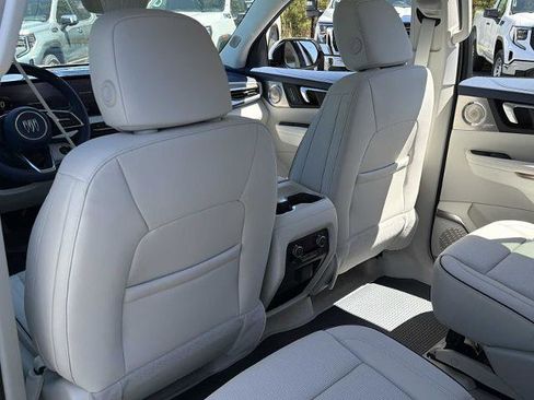 New 2026 Buick Enclave Avenir FWD image 23