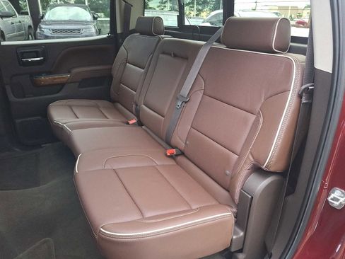 Used 2015 Chevrolet Silverado 1500 High Country w/ High Country Premium Package AWD/4WD image 7