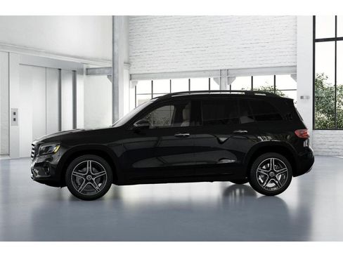 New 2026 Mercedes-Benz GLB 250 4MATIC image 35
