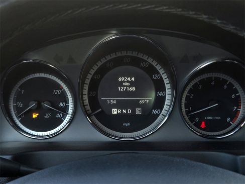 Used 2011 Mercedes-Benz C 350 Sport image 23