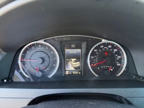 Used 2017 Toyota Camry SE FWD image 11