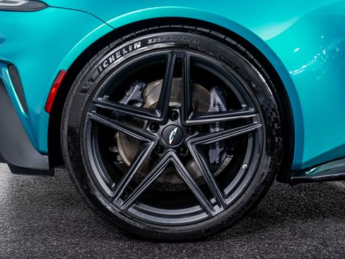 Used 2025 Aston Martin V8 Vantage Coupe image 9