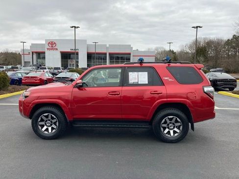 Used 2020 Toyota 4Runner TRD Off-Road Premium w/ Moonroof Package image 2