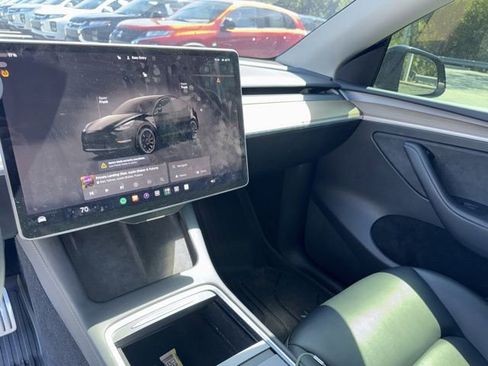 Used 2023 Tesla Model Y Performance AWD/4WD image 10
