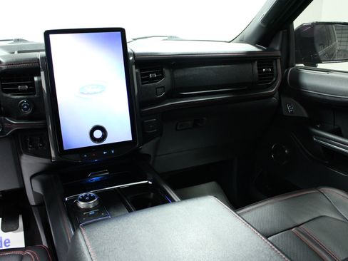 Used 2024 Ford Expedition Limited image 20