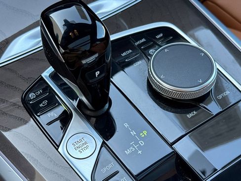 Used 2022 BMW X5 xDrive40i w/ Premium Package image 16