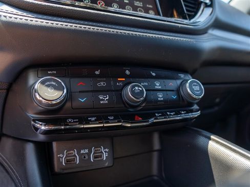Used 2022 Dodge Durango GT AWD/4WD image 34