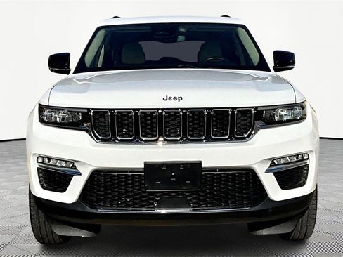 Used 2022 Jeep Grand Cherokee Limited image 3