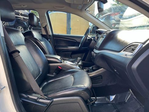 Used 2018 Dodge Journey GT w/ Driver Convenience Group AWD/4WD image 16