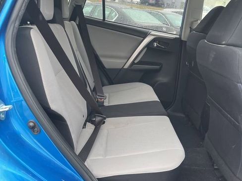Used 2018 Toyota RAV4 XLE image 27