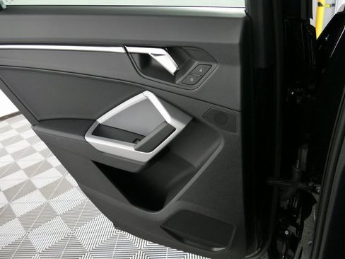 Used 2024 Audi Q3 2.0T Premium image 28