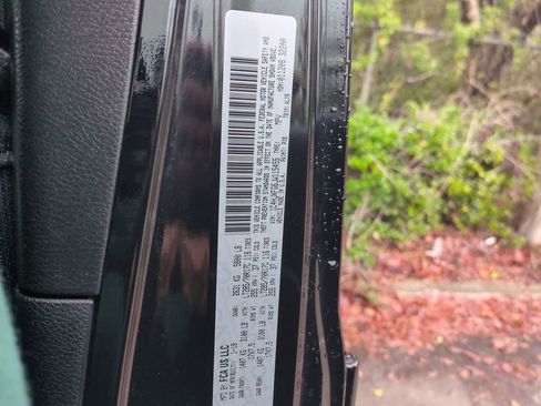 Used 2018 Jeep Wrangler Unlimited Rubicon w/ Dual Top Group image 29