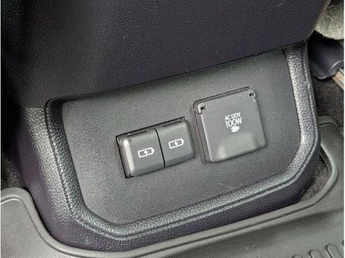 Used 2023 Toyota Highlander Limited AWD/4WD image 62