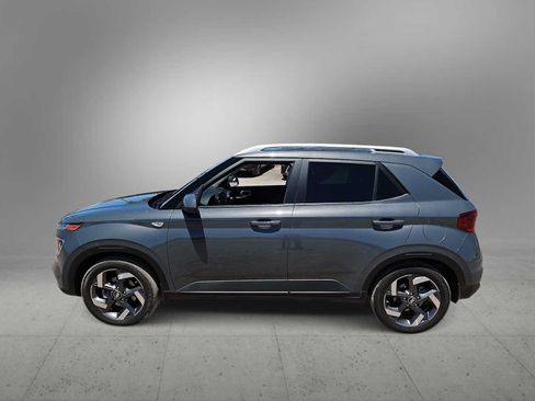 Certified 2026 Hyundai Venue SEL FWD image 5