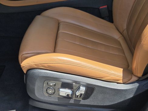Used 2021 BMW X7 xDrive40i w/ Premium Package AWD/4WD image 26