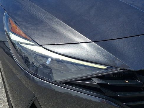 Used 2021 Hyundai Elantra SEL FWD image 9