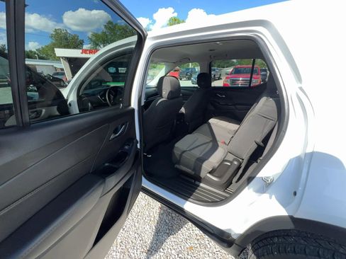 Used 2019 Chevrolet Traverse LS AWD/4WD image 14