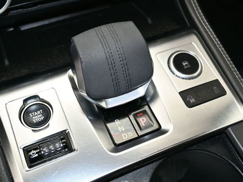 Used 2025 Jaguar F-PACE R-Dynamic S image 28