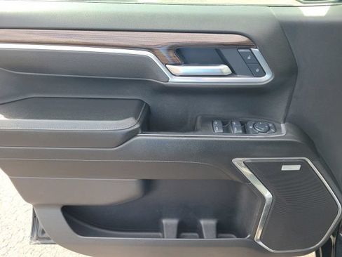 Used 2025 Chevrolet Silverado 1500 RST AWD/4WD image 38