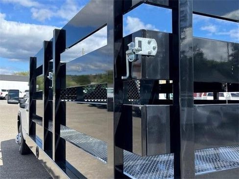 New 2024 GMC Sierra 3500 Pro w/ Convenience Package image 12