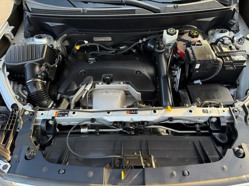 Used 2019 GMC Terrain SLT AWD/4WD image 16