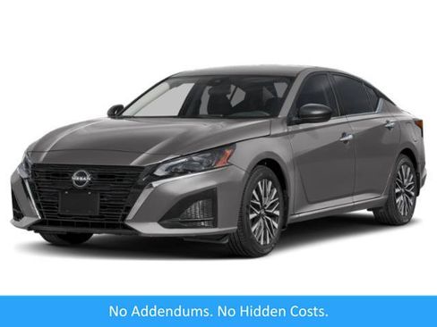 Used 2025 Nissan Altima 2.5 SV FWD image 1
