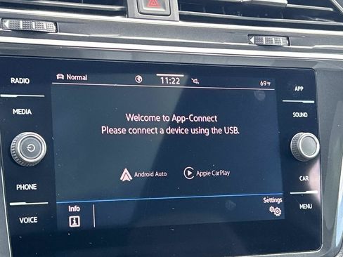 Certified 2024 Volkswagen Tiguan SE R-Line AWD/4WD image 33