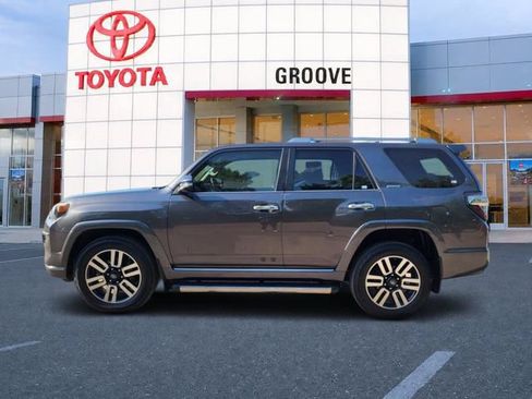 Used 2016 Toyota 4Runner Limited AWD/4WD image 2