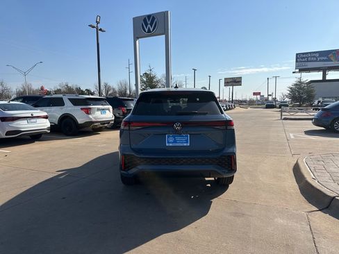 New 2026 Volkswagen Tiguan SE R-Line AWD/4WD image 6