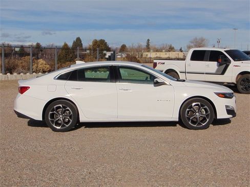 Used 2023 Chevrolet Malibu LT image 3