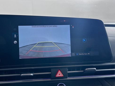 Used 2025 Hyundai Elantra SEL FWD image 23