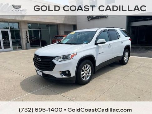 Used 2019 Chevrolet Traverse LT w/ LPO, Black Accent Package AWD/4WD image 1