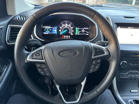 Used 2016 Ford Edge SEL w/ Equipment Group 201A AWD/4WD image 16