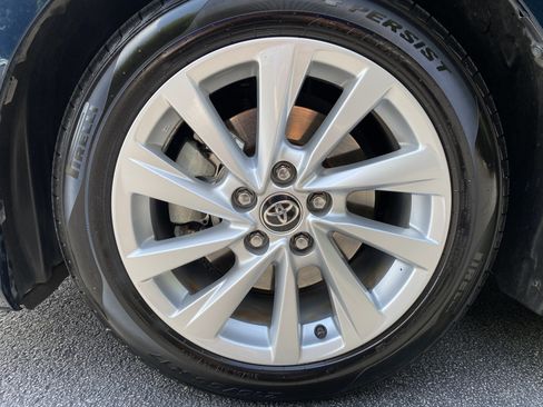 Used 2021 Toyota Camry LE FWD image 12