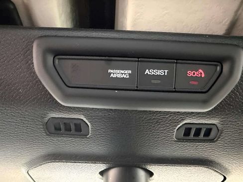 Used 2022 Jeep Wrangler Unlimited Sahara AWD/4WD image 28