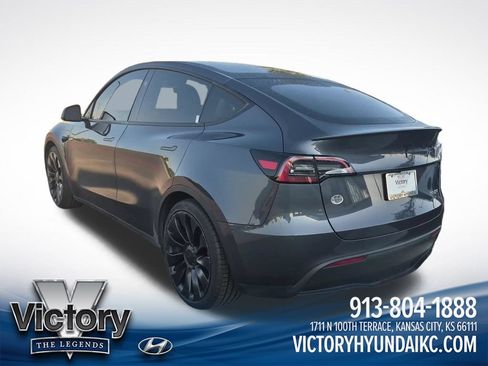Used 2023 Tesla Model Y Performance AWD/4WD image 3