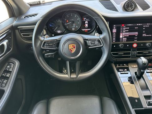 Certified 2022 Porsche Macan AWD/4WD image 14