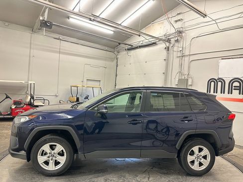 Used 2021 Toyota RAV4 XLE image 12