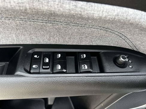 Certified 2024 Jeep Compass Latitude AWD/4WD image 17