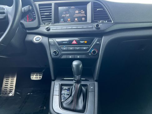 Used 2018 Hyundai Elantra Sport FWD image 11