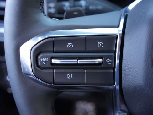 Used 2025 GMC Yukon Elevation image 12