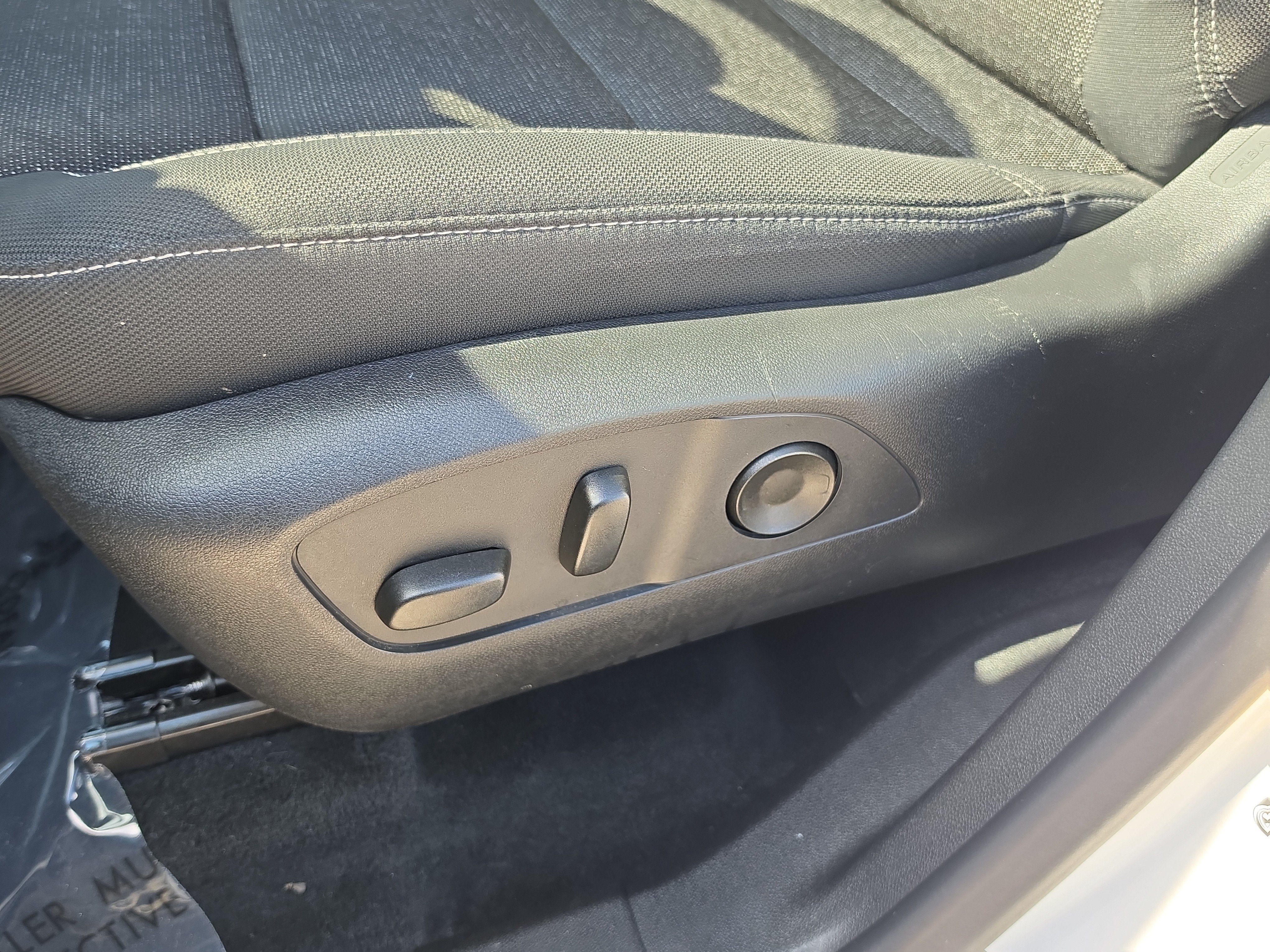 Used 2025 Chevrolet Traverse LT FWD image 22