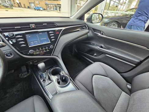 Used 2018 Toyota Camry LE w/ Convenience Package image 16