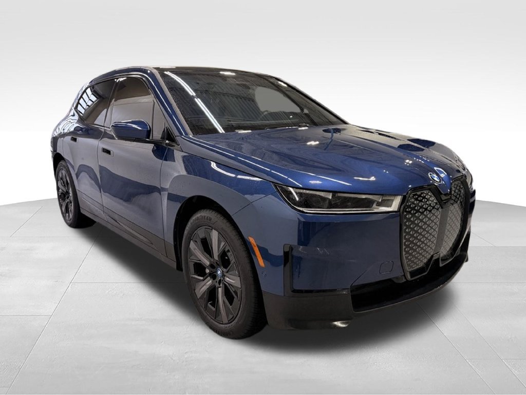 Used 2024 BMW iX xDrive50 w/ Premium Package AWD/4WD image 7