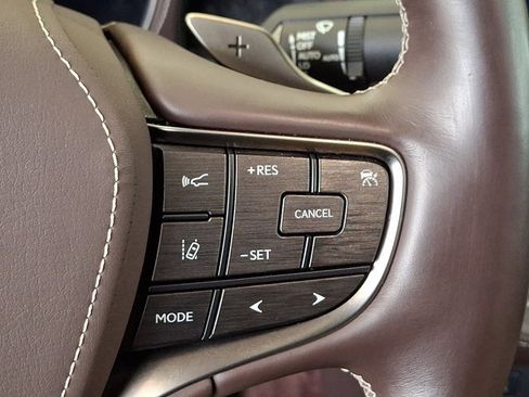Used 2020 Lexus LS 500h AWD w/ Luxury Package image 21