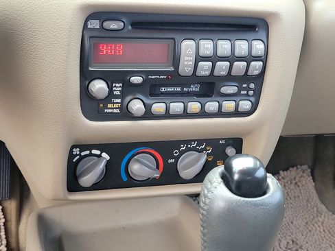 Used 2000 Pontiac Sunfire GT image 24