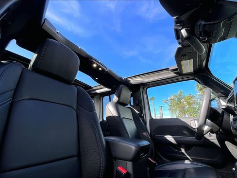 Used 2024 Jeep Wrangler High Altitude image 22