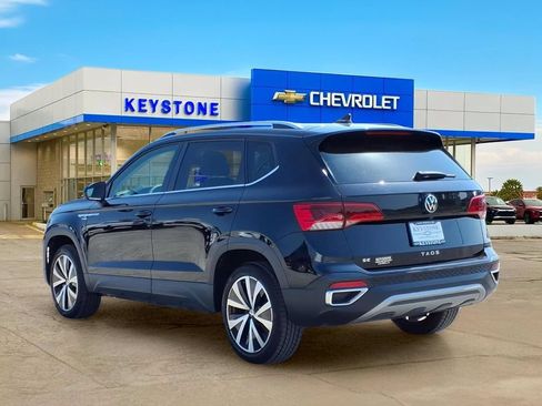 Used 2022 Volkswagen Taos SE w/ IQ.Drive SE Package FWD image 5