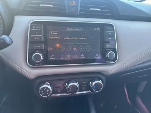 Used 2020 Nissan Versa SV w/ Trunk Package image 10