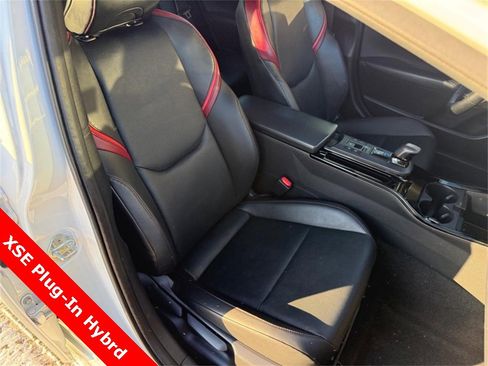 Used 2024 Toyota Prius Prime image 11